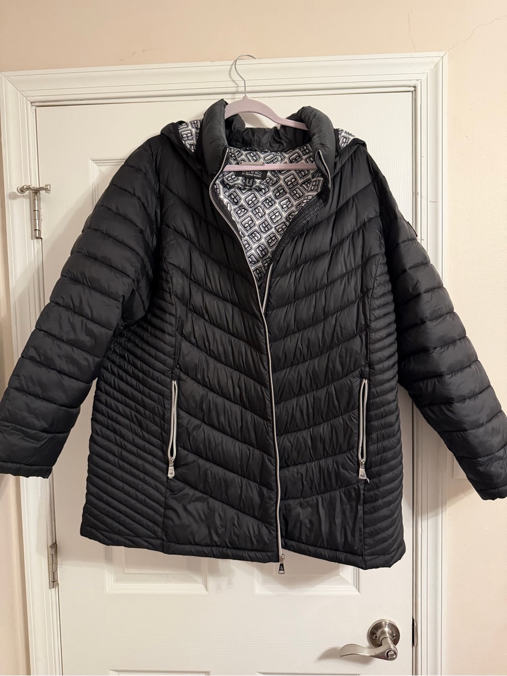 dennis basso Black Quilted Hooded Puffer Jacket